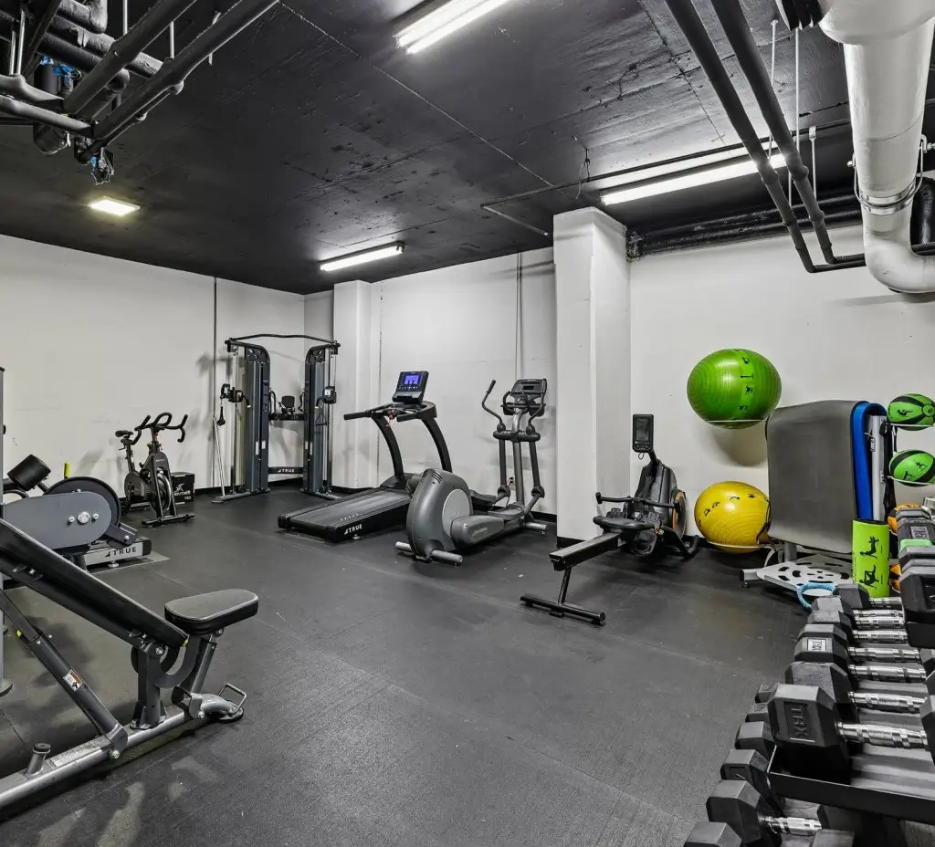 narrow gym photo